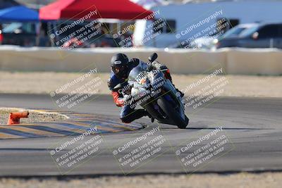 media/Dec-18-2022-SoCal Trackdays (Sun) [[8099a50955]]/Turn 2 (950am)/